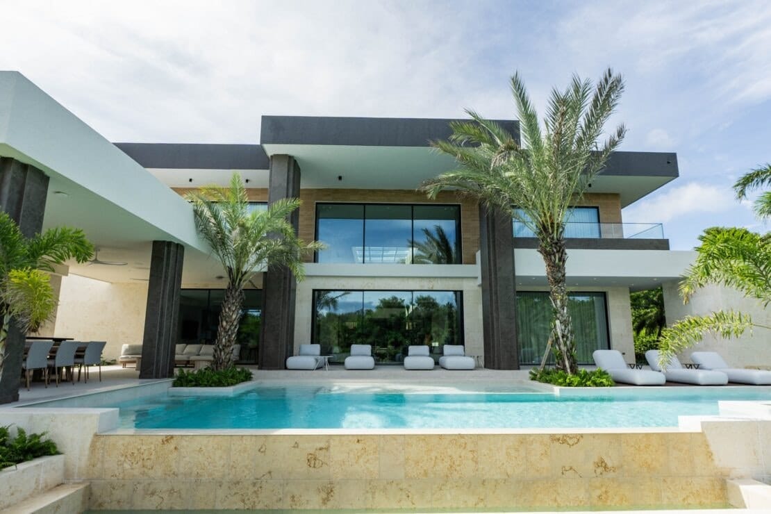 Luxury Caribbean villa with pool - Guyana Real Estate